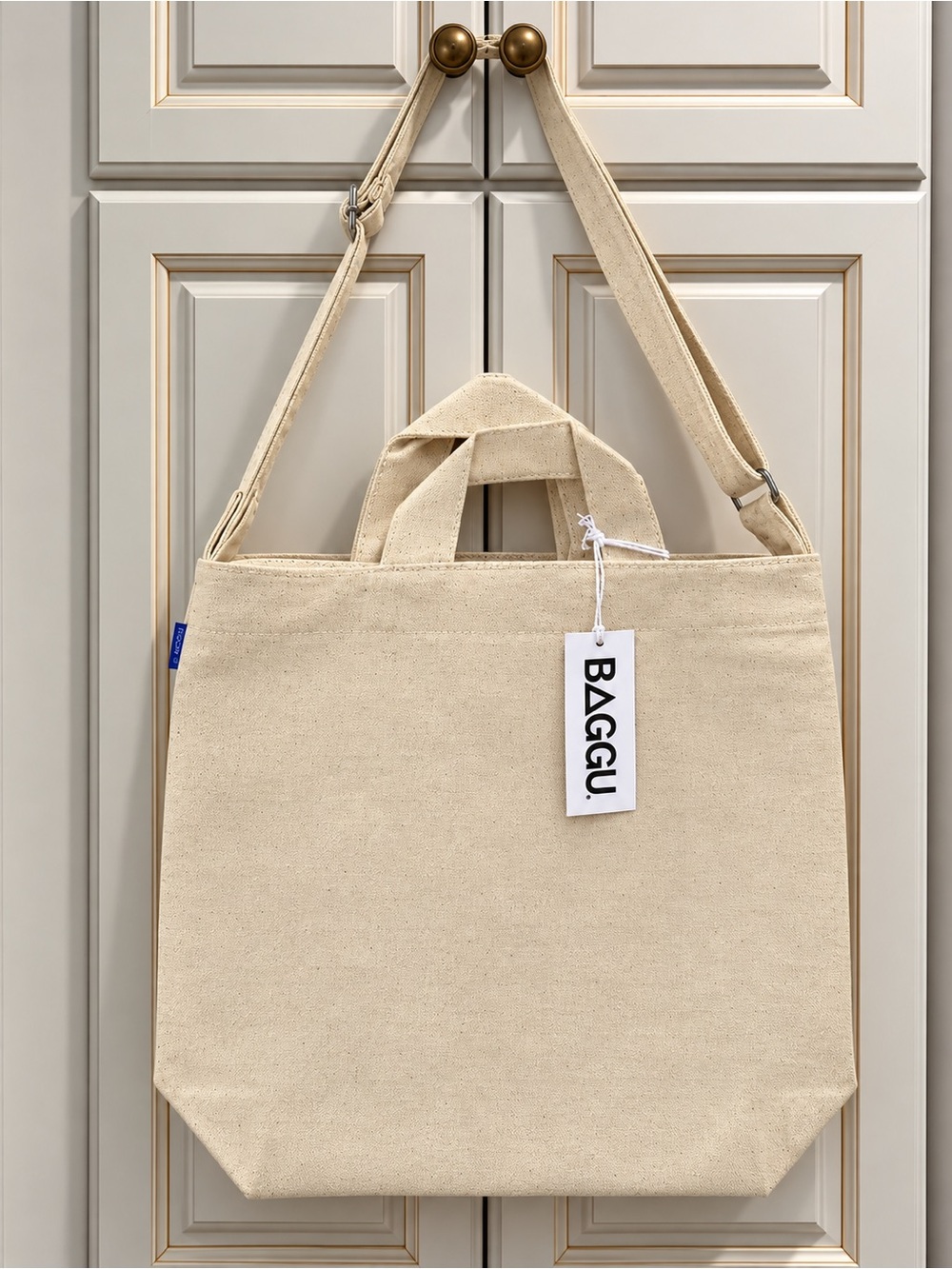 BAGGU Messenger Bag in Natural Canvas